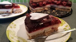 Valentīndienas kārtainā sirsniņu kūka